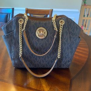 Beautiful Michael Kors purse! Like new!